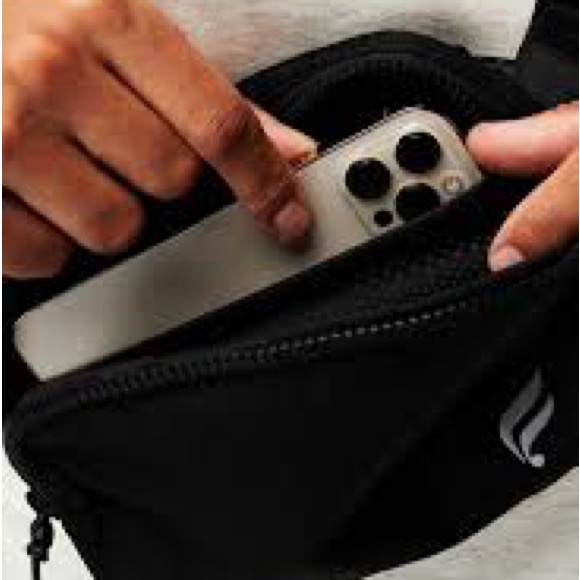 NWT Fabletics - The Belt Bag - Black - Picture 4 of 6